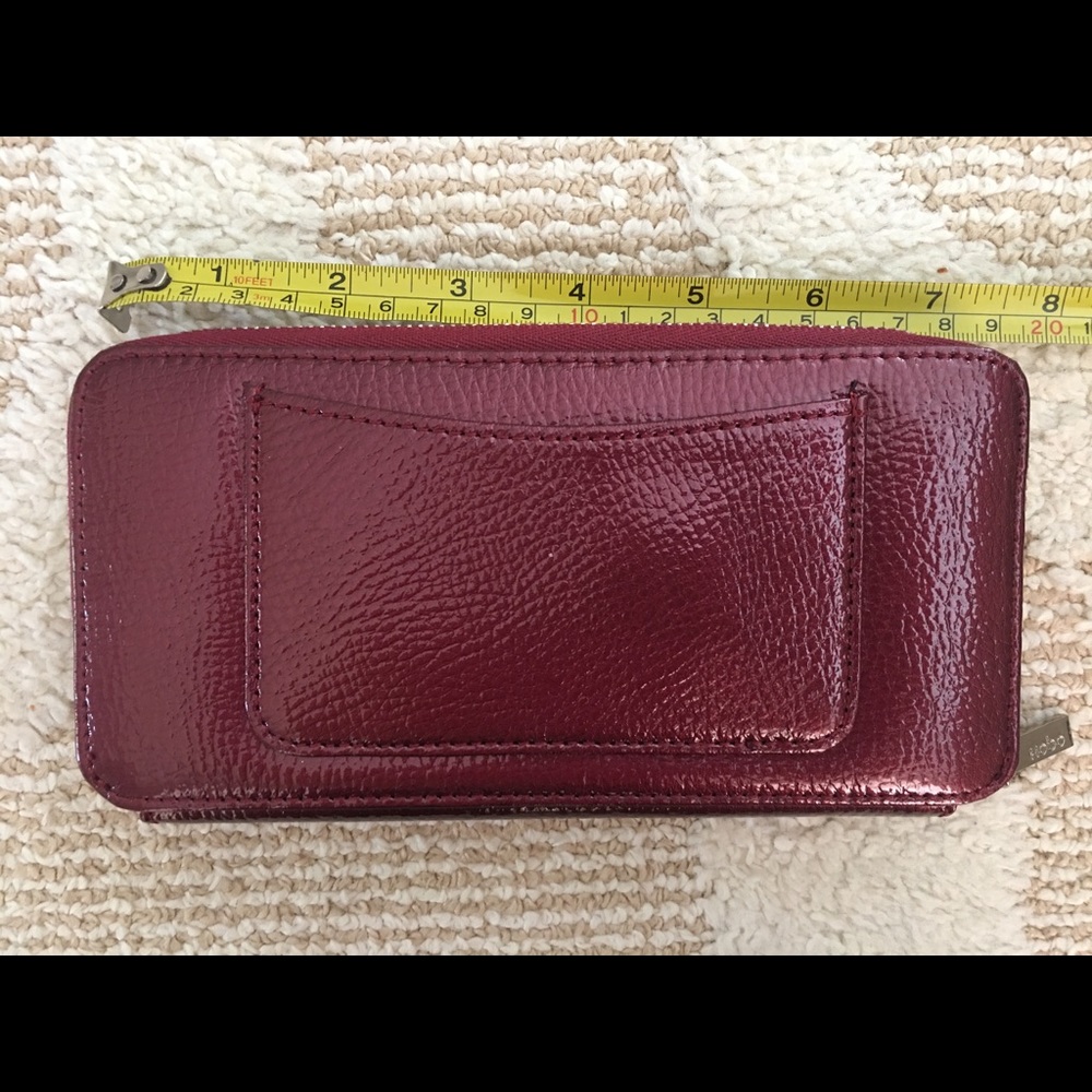 Hobo zippered wallet